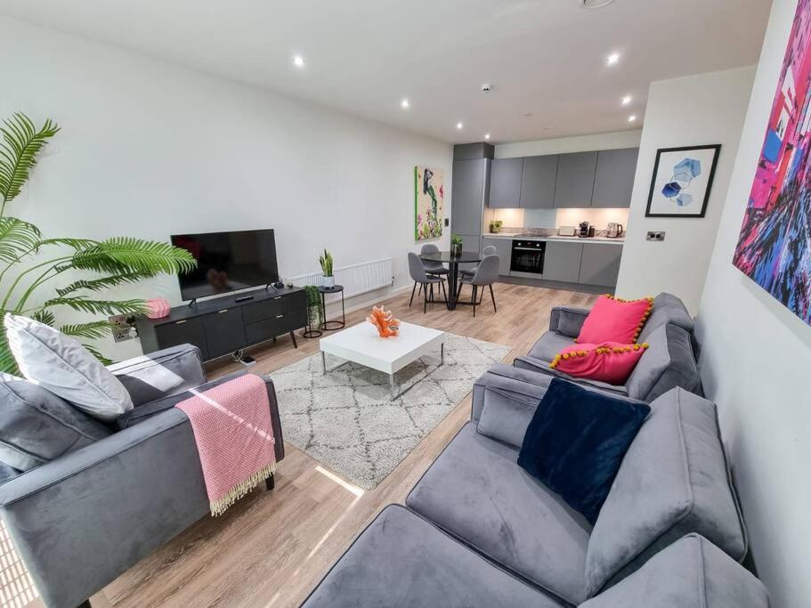 4 Bed Townhouse Free Parking Piccadilly 2