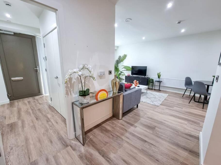 4 Bed Townhouse Free Parking Piccadilly 7
