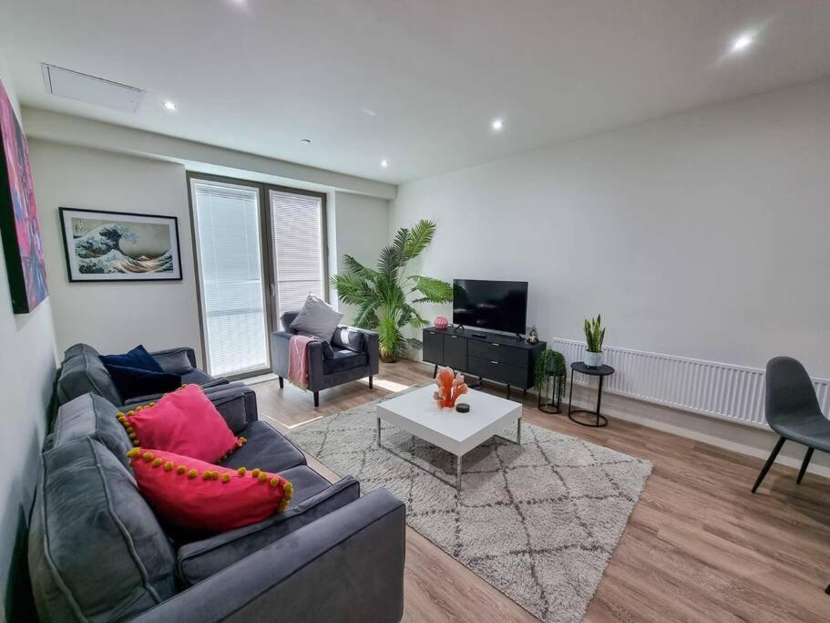 4 Bed Townhouse Free Parking Piccadilly 3