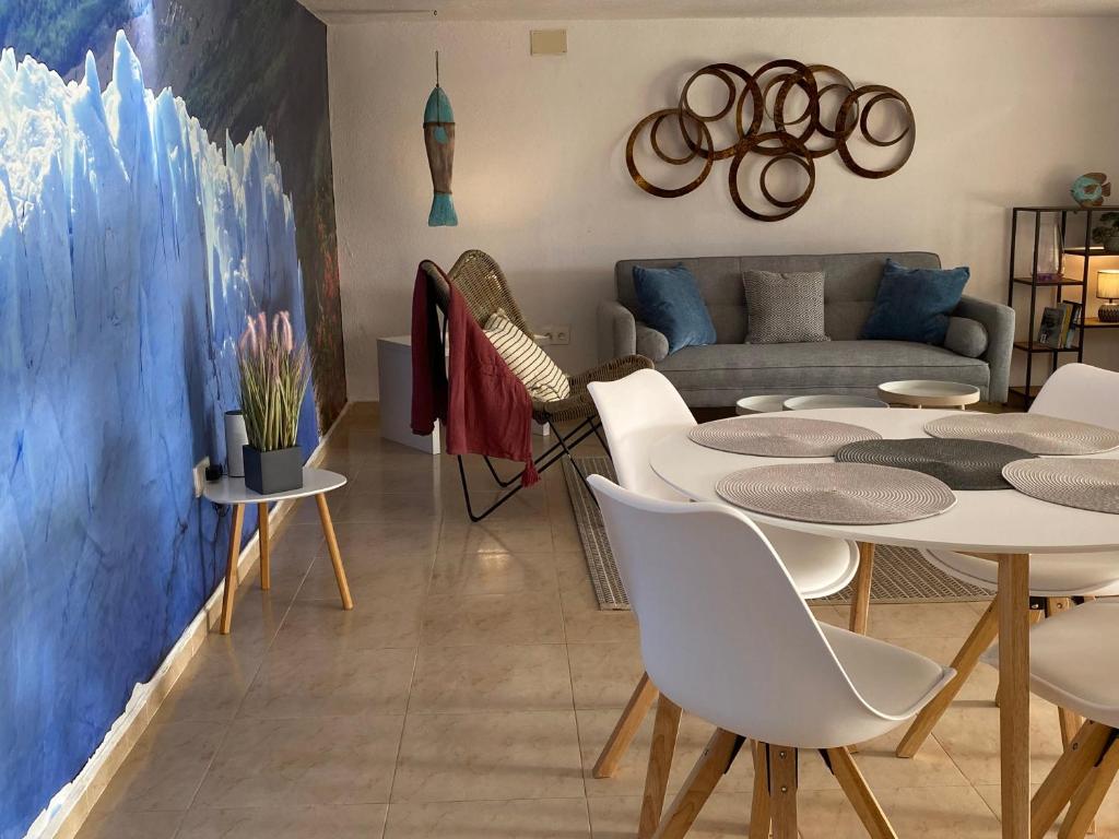 Private Pool & Garden - walk to Beach & Marbella 5
