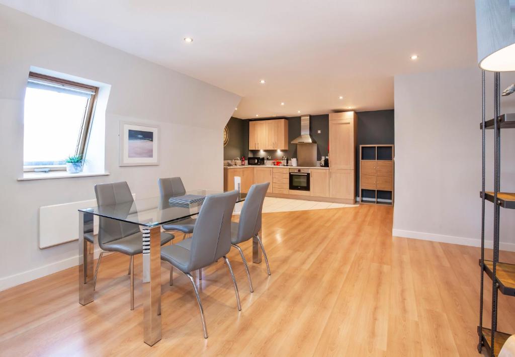 79 Centurion Square with Parking & Lift 6