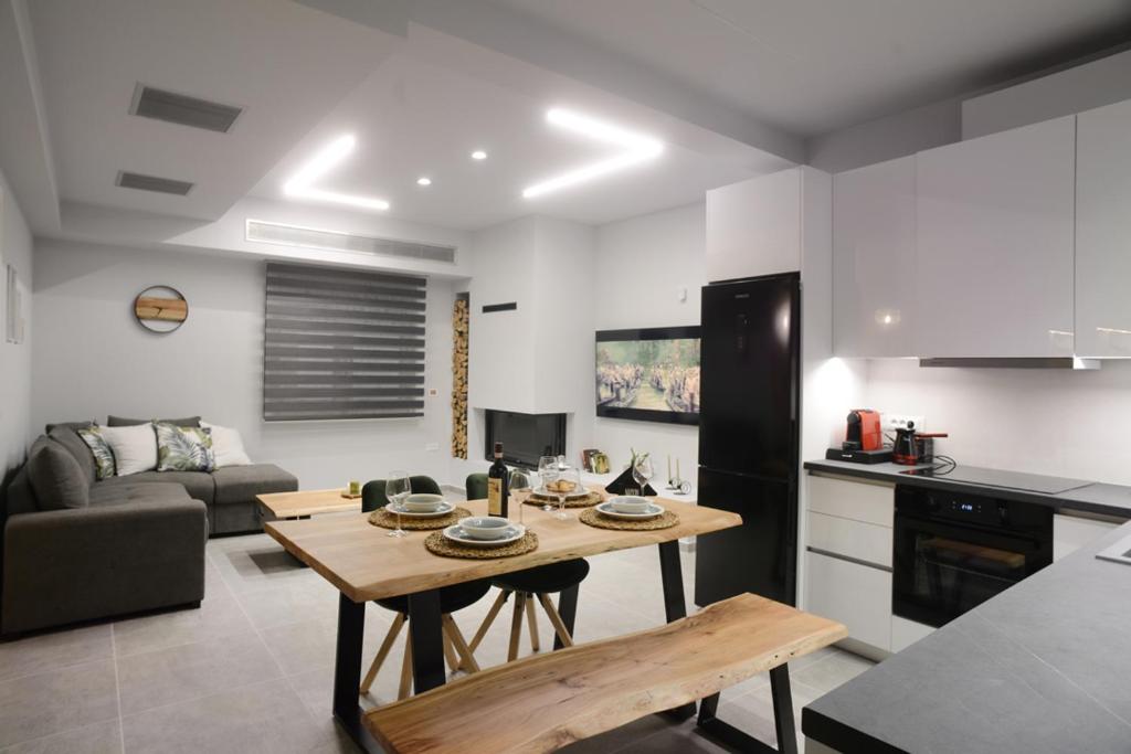 Damona Luxury Home