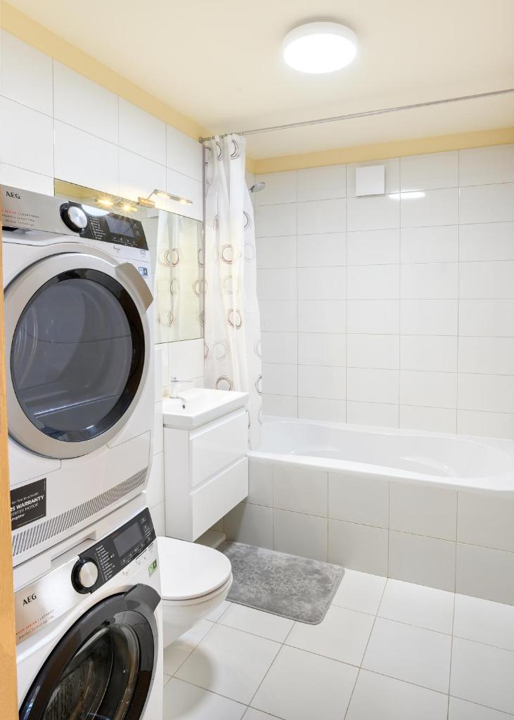 Ona`s apartment in City Center with private parking 3