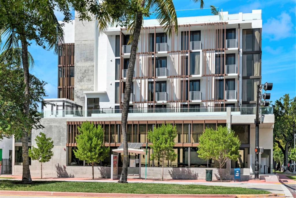 Upsun Hotel & Social Club Image