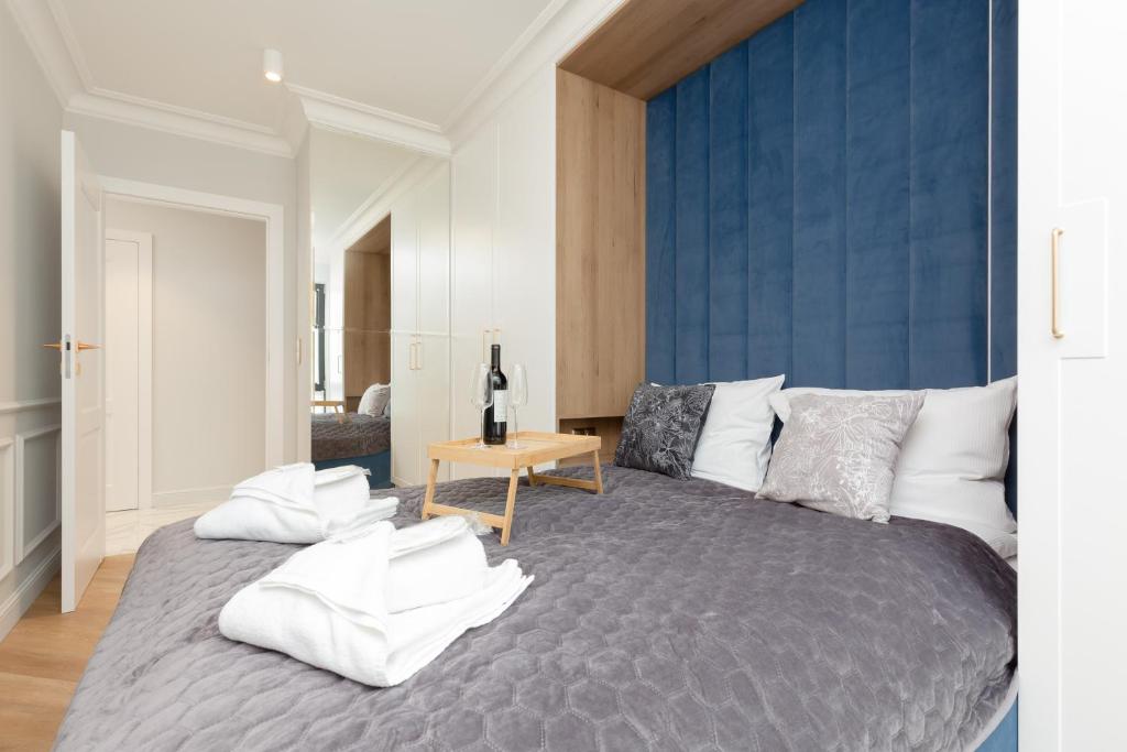 Moderna Central Luxury Apartment with Parking in Gdynia by Noclegi Renters 2