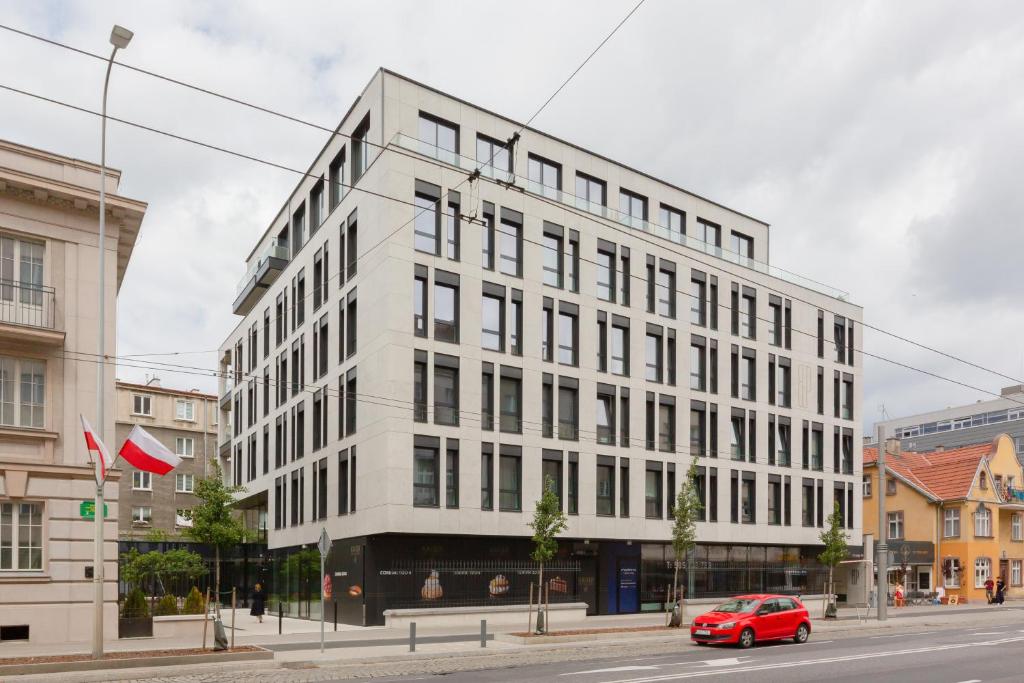 Moderna Central Luxury Apartment with Parking in Gdynia by Noclegi Renters 6