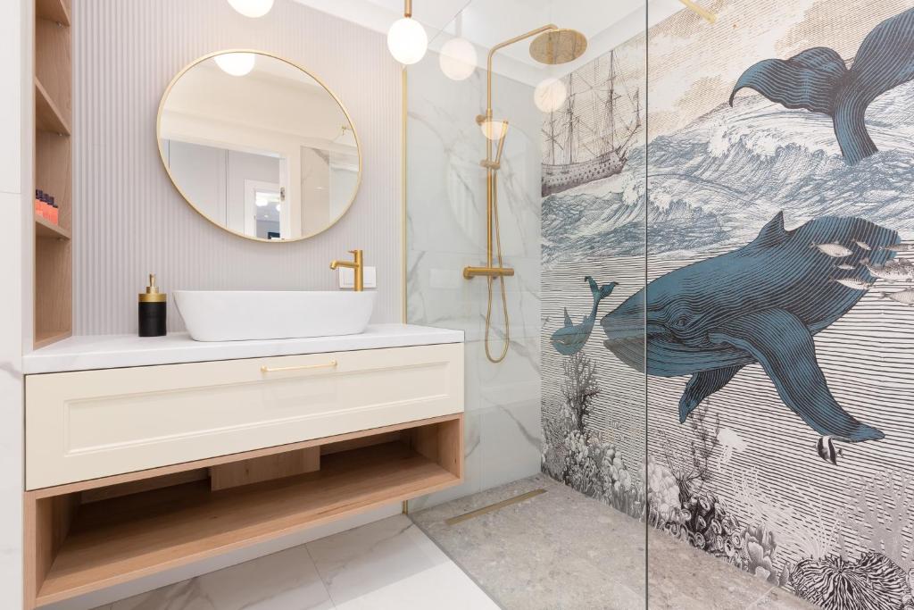 Moderna Central Luxury Apartment with Parking in Gdynia by Noclegi Renters 5