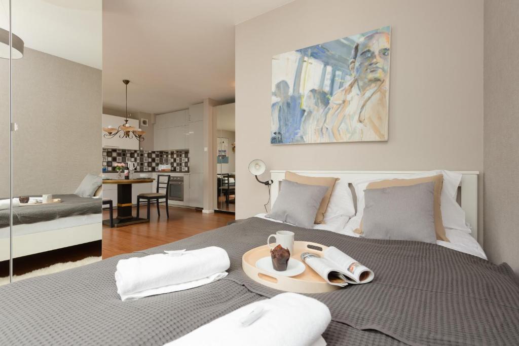 Elegancki Apartament w Centrum Gdyni z Parkingiem by Noclegi Renters 3