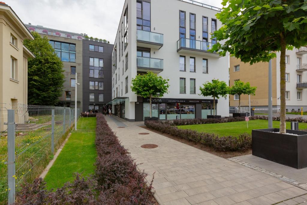 Elegancki Apartament w Centrum Gdyni z Parkingiem by Noclegi Renters 5