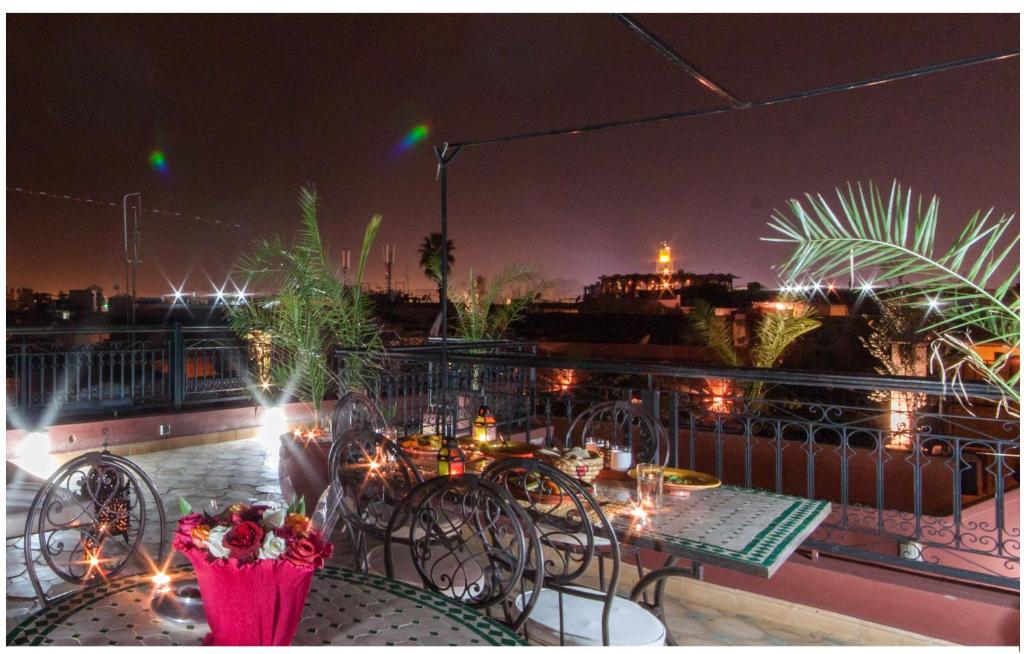 Balcon ou terrasse dans l'établissement Dar "JENNA-ROSE"