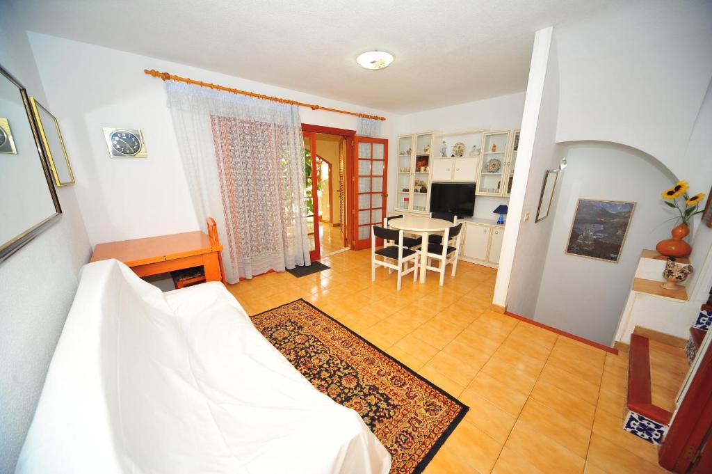CASTELLMAR BUNGALOW Orangecosta 3 Dormitorios 8