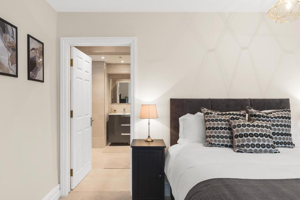 Stunning 2 bedroom apartment in fantastic location 6