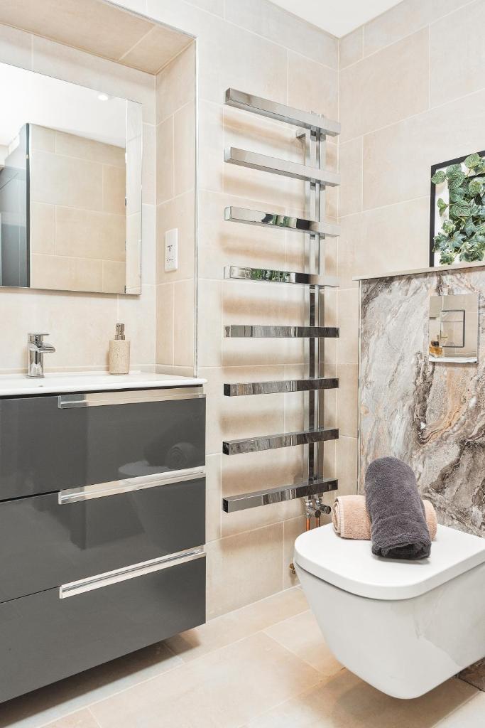 Stunning 2 bedroom apartment in fantastic location 3