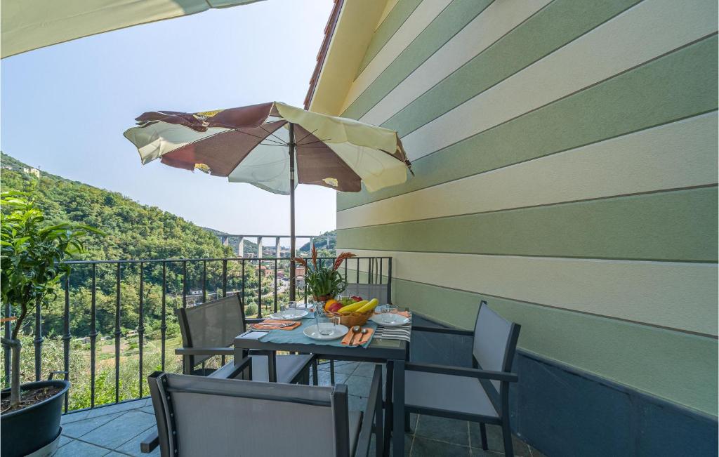 Nice Home In Avegno With House Sea View 8