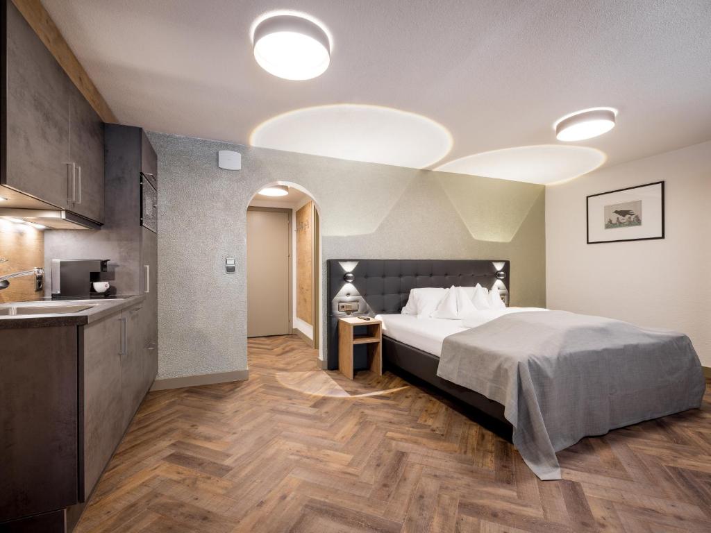 Regina Hotelsuites 8