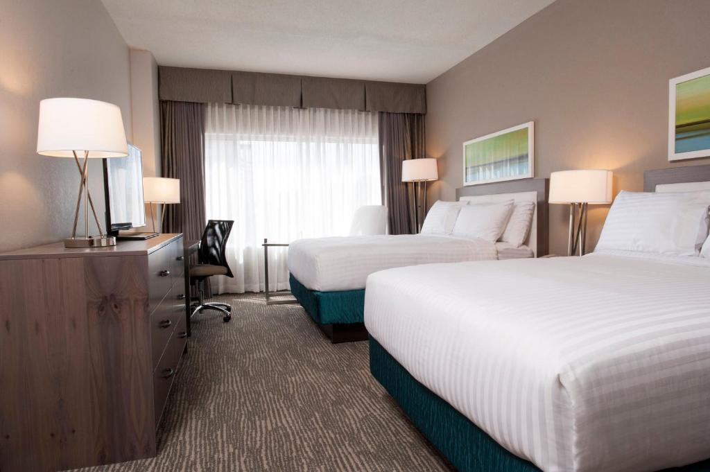Holiday Inn Cleveland Clinic, an IHG Hotel Image