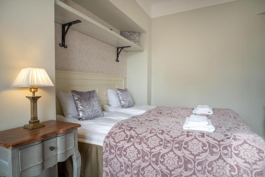 Dream Stay - Historical 3-Bedroom Apartment with Sauna 7