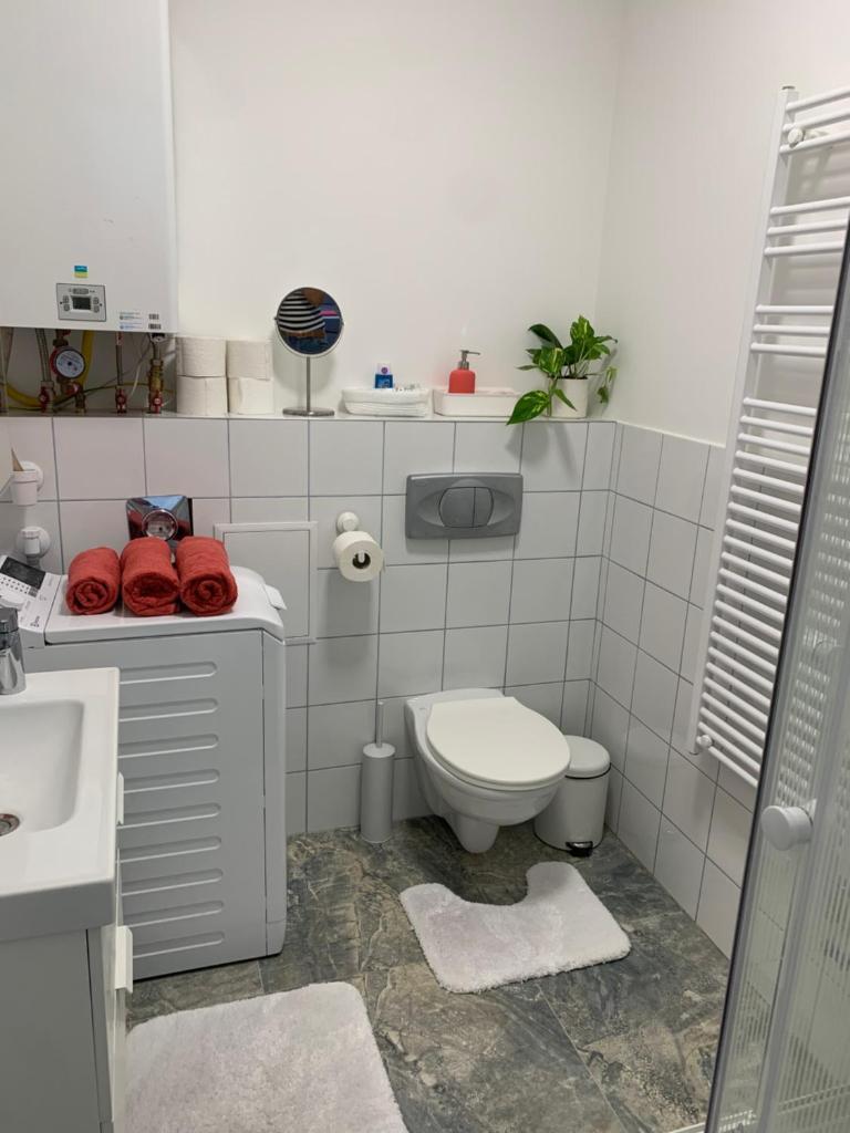 RYB Lofts - Modern Comfort by Downtown BP 8