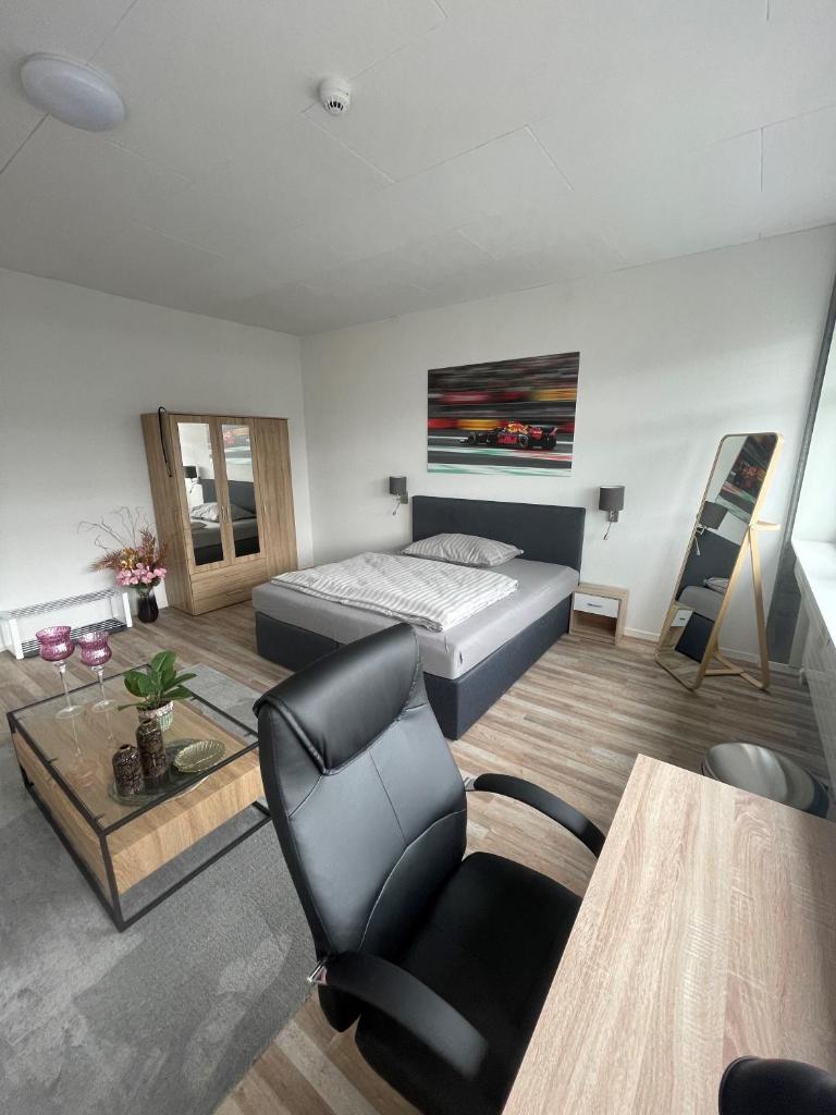 Pit Stop Apartments 5