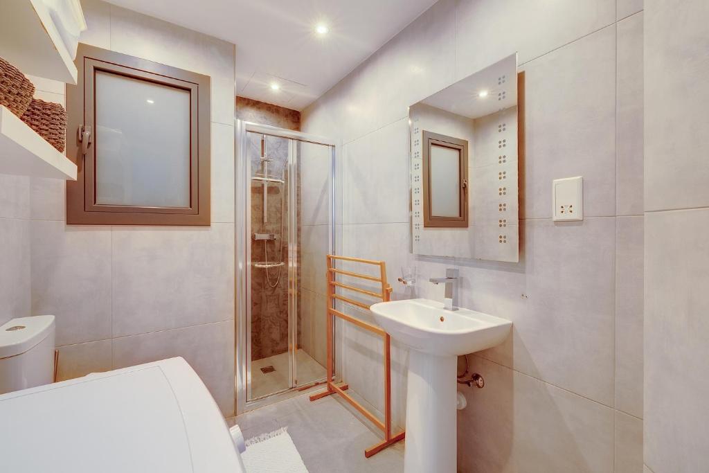 Luxurious 2BR Apartment in Valletta 3