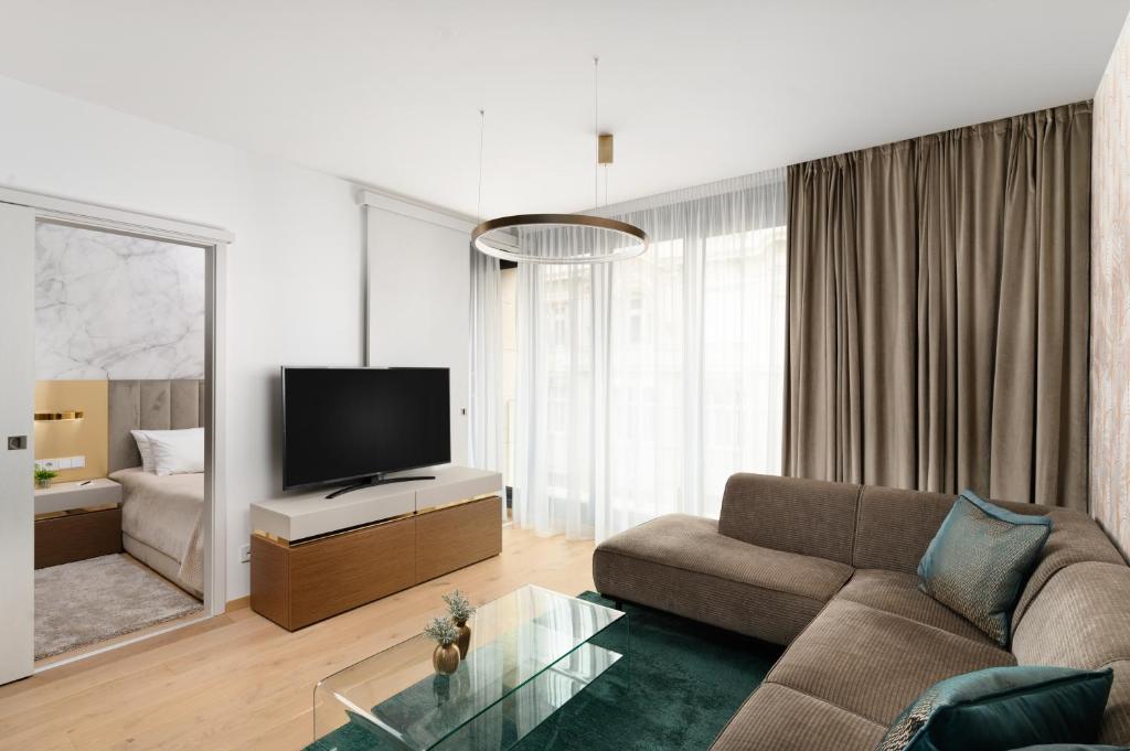 Emerald Downtown Luxury Suites by Continental Group 7