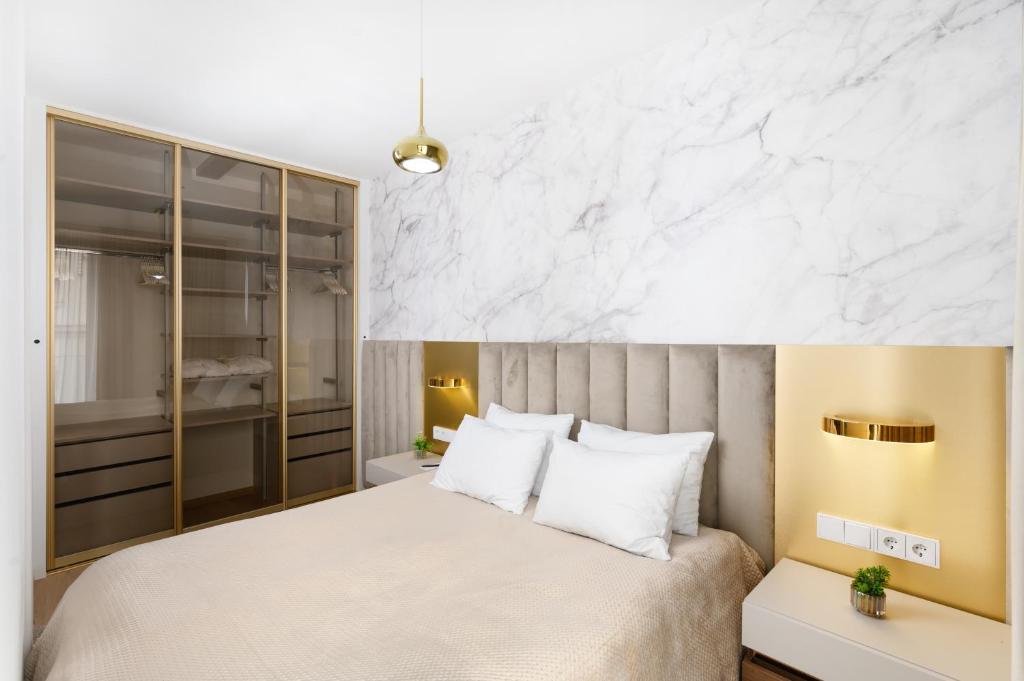 Emerald Downtown Luxury Suites by Continental Group 8