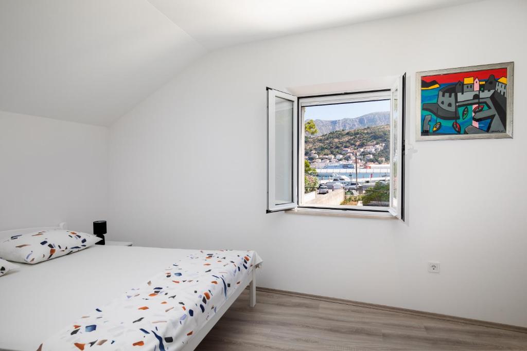 Apartments Katarina-Two Bedroom Apartment with Parking 4
