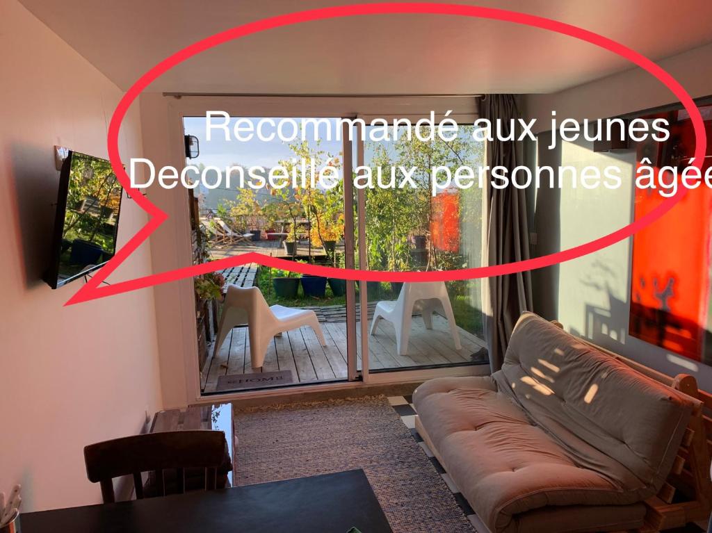 ECO STUDIOS mezzanine wifi stationnement rue gratuit terrasse dans jardin 4