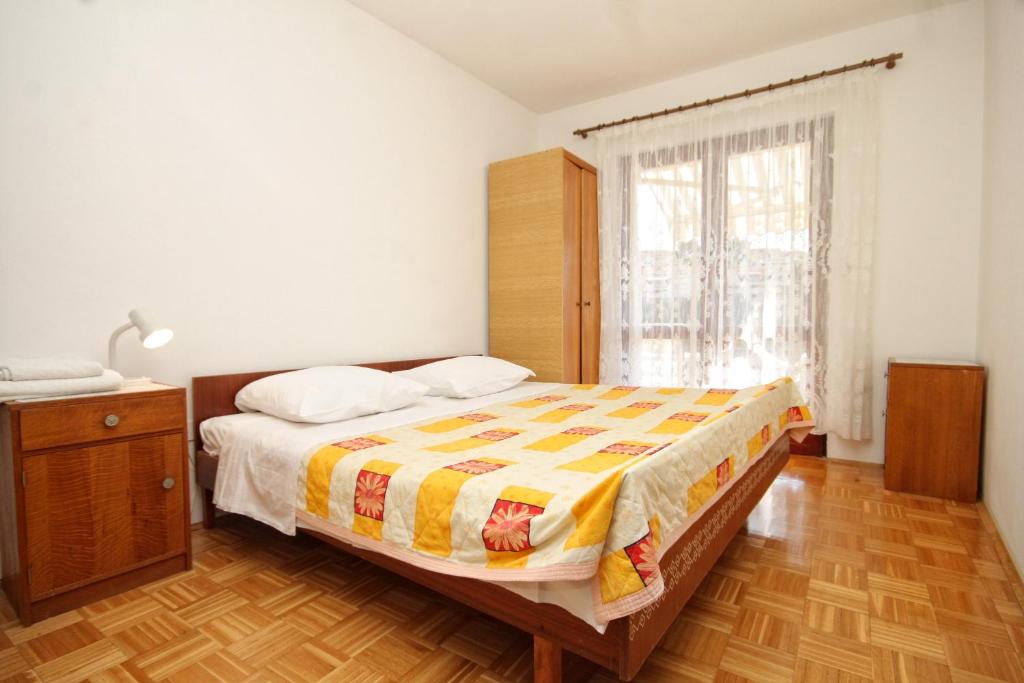 Apartments by the sea Zavalatica, Korcula - 9315 2