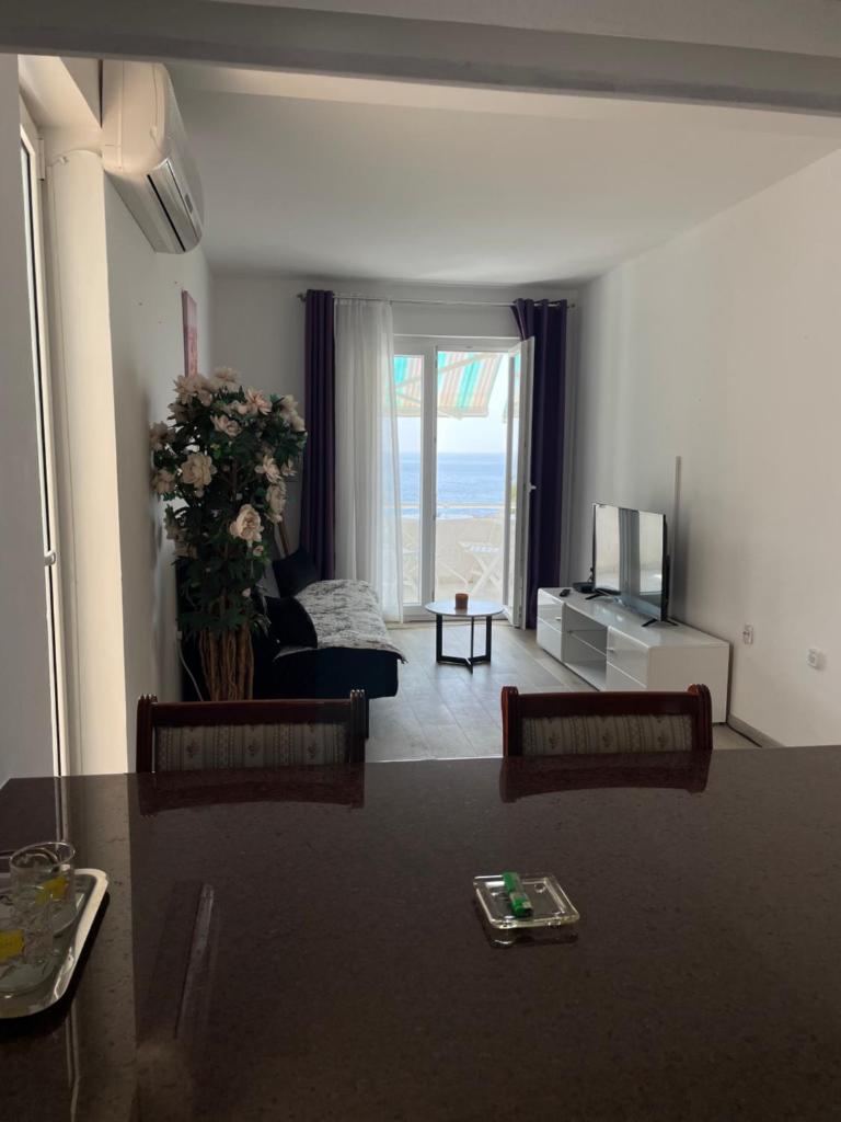 SEA VIEW APARTMENT 4