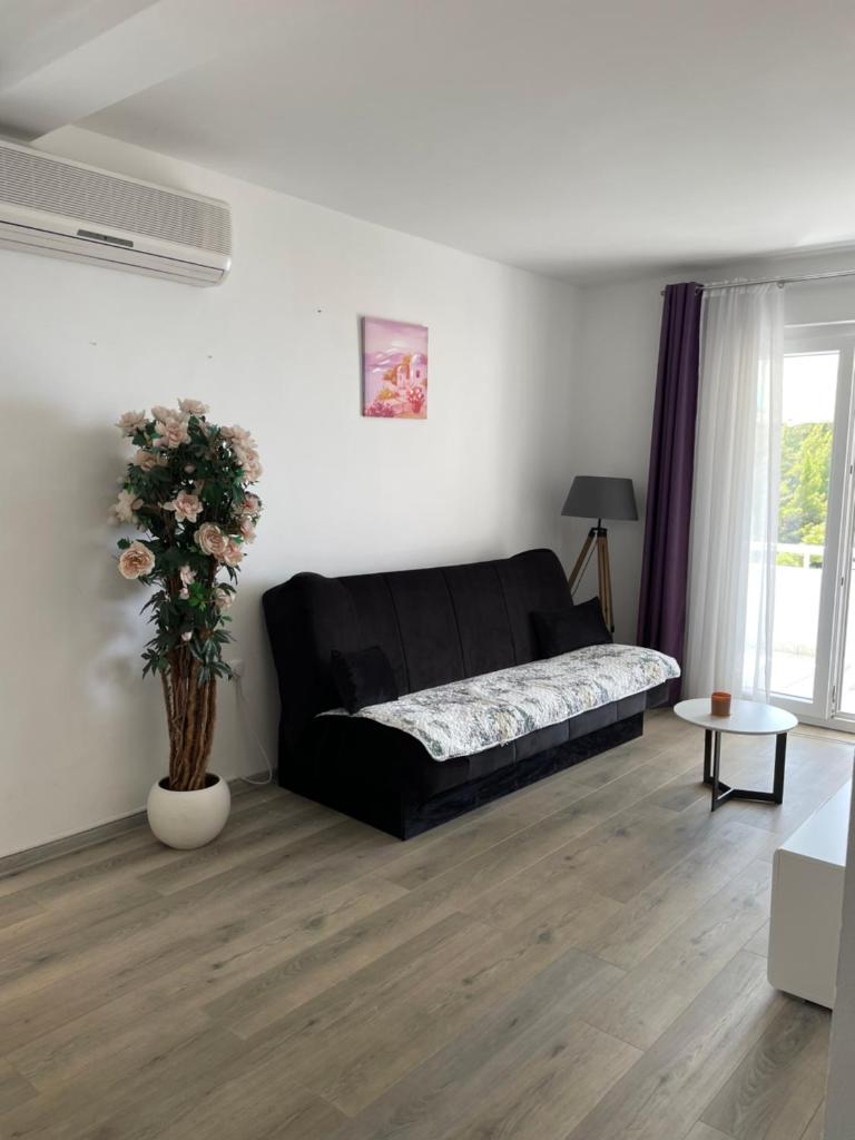 SEA VIEW APARTMENT 7