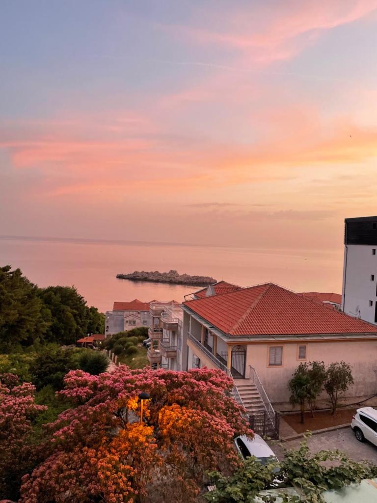 SEA VIEW APARTMENT 6