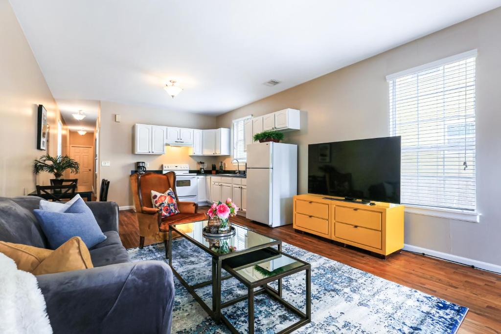 Cozy Historic 2BR House 10 Min to French Quarter 1