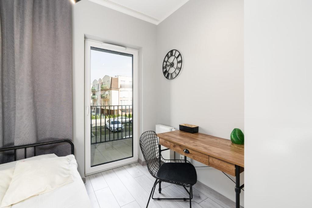 Family Apartment 62m - Sowia with GARAGE & BALCONY by Noclegi Renters 5