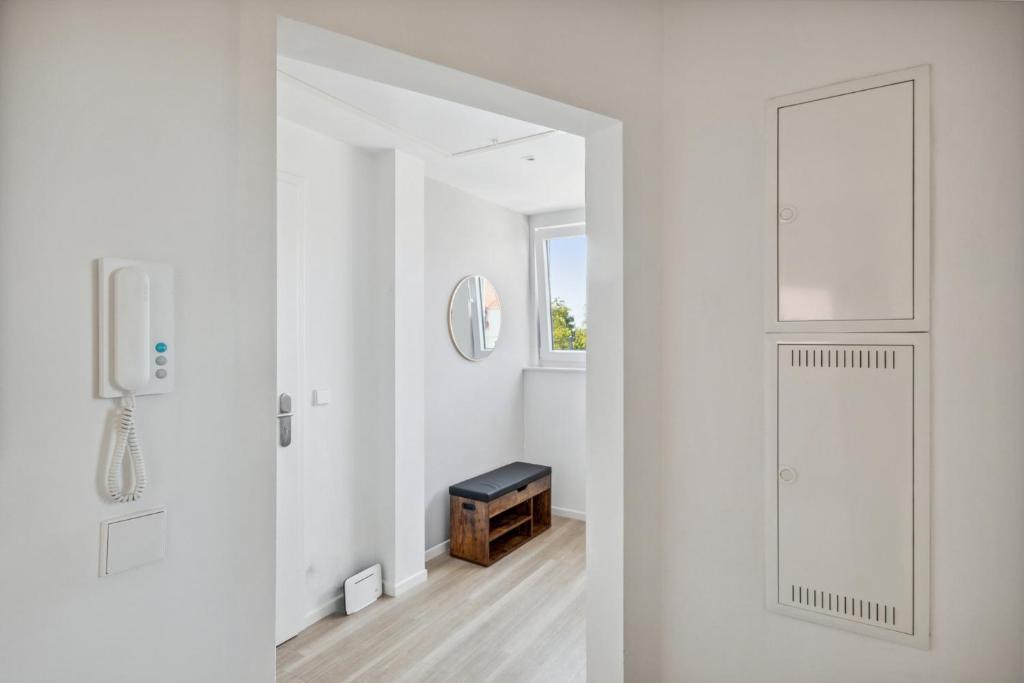 Your home away from home - A workplace in every room 3