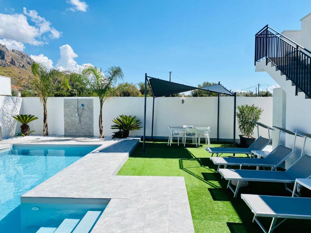 Photo de la galerie de l'établissement Katy's Holiday House, Private Villa and Pool, à Terrasini