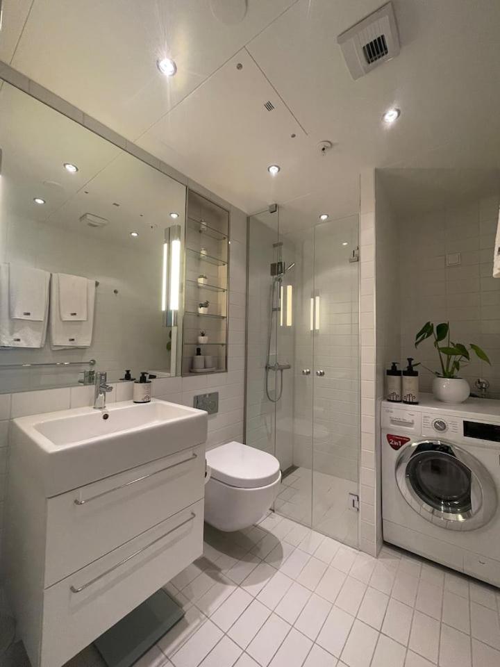 Bright & exclusive 1BR in Prime Location, located on water in Oslo center with see view to Oslo fjord 3