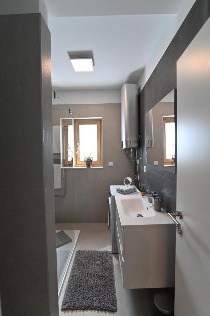 Sea View Deluxe Apartment 3