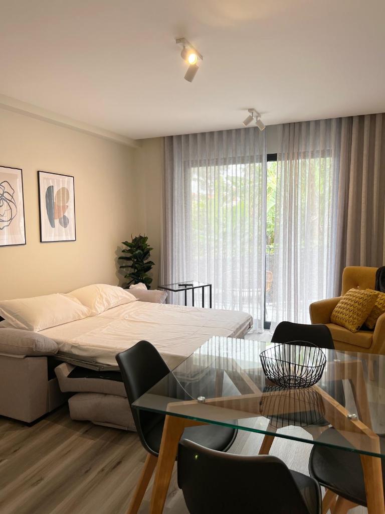 Dona I Apartments at Botanical Garden 2