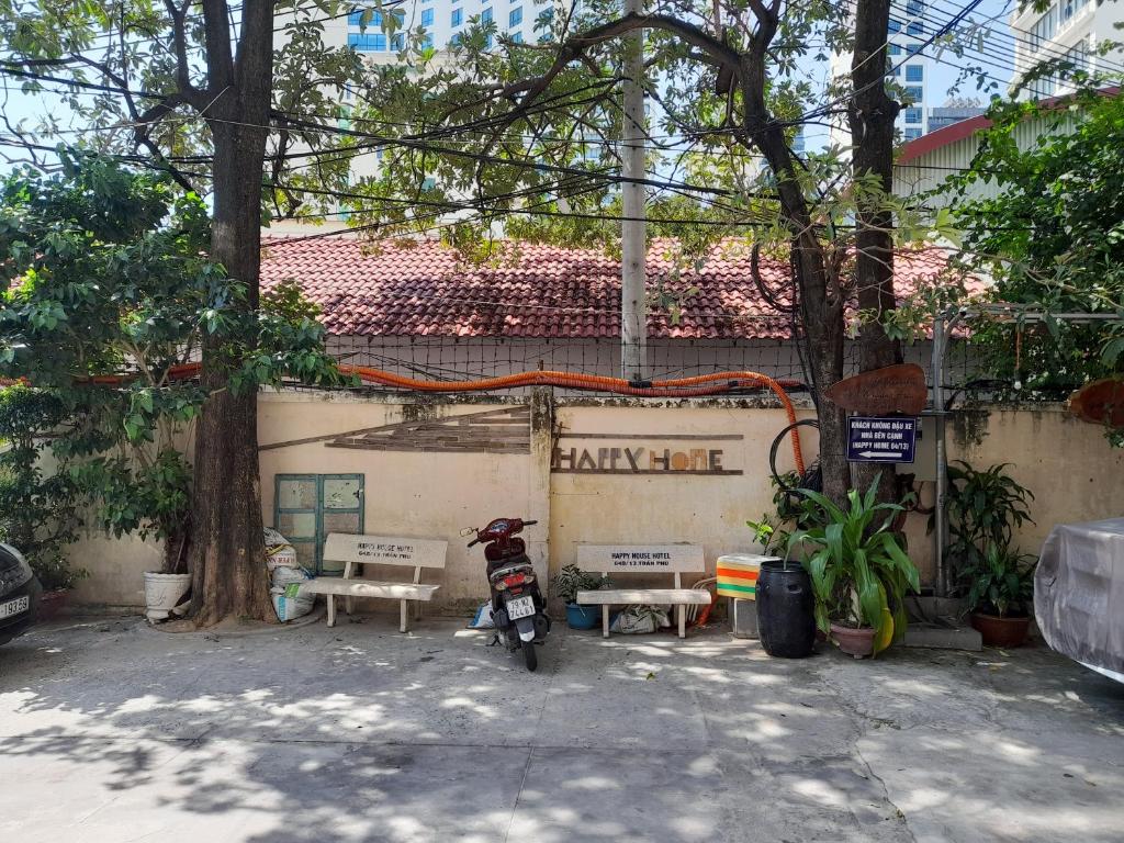 HAPPY HOME HOTEL