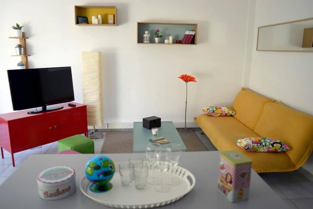 F3 climatisé-terrasse 30 m2- Parking-Antigone 5