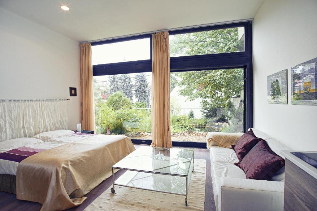 Apartment Breeze 2