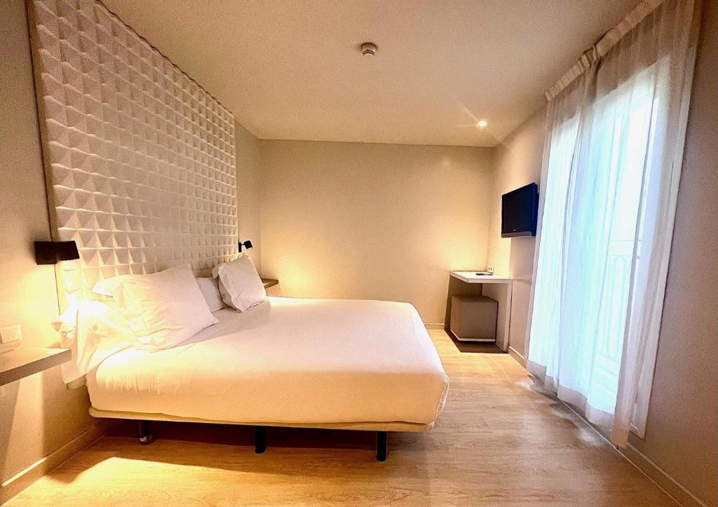 Urban Sea Hotel Atocha 113 Image