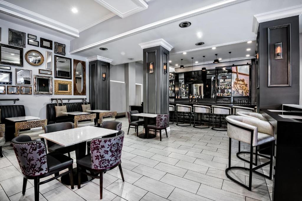 Hotel Indigo Dallas Downtown, an IHG Hotel Image
