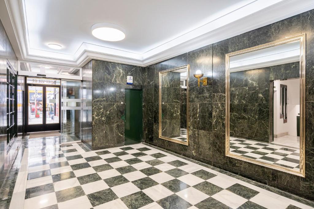 Room Plaza España 3