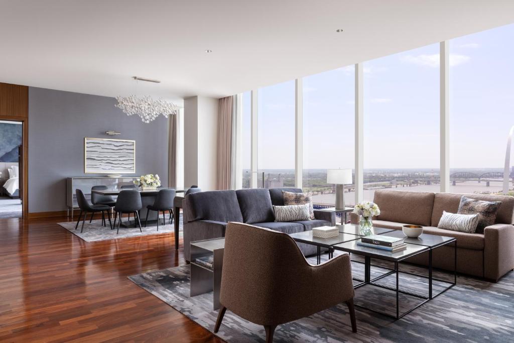 Four Seasons St. Louis Image