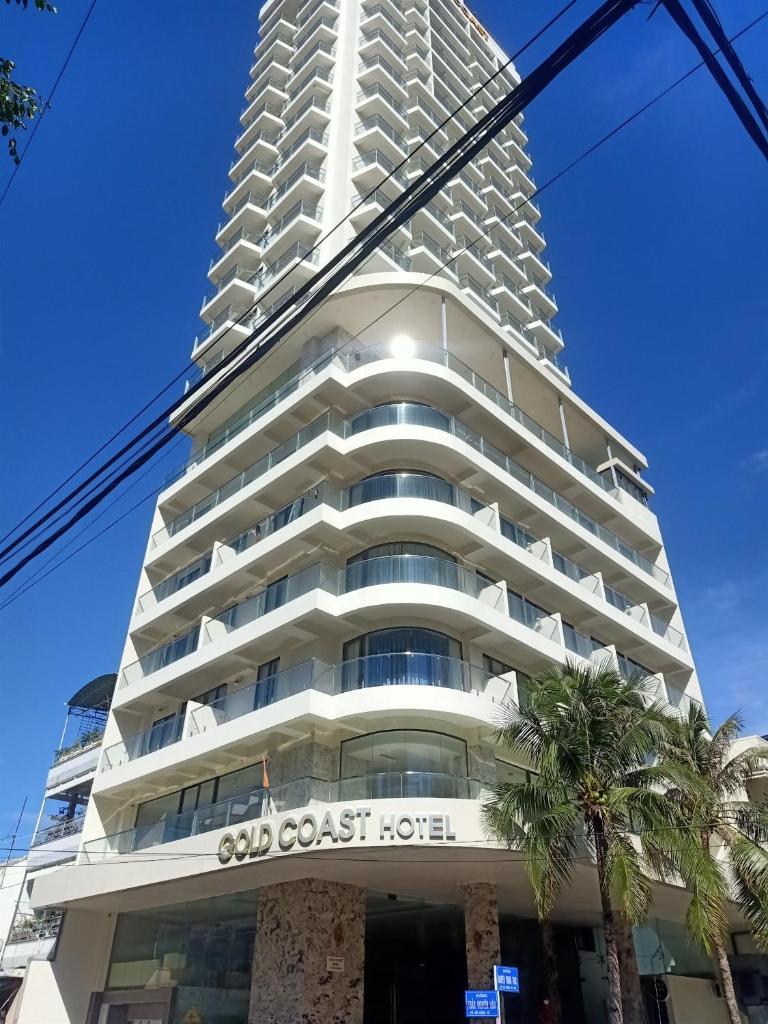Khách sạn Bờ Biển Vàng - Gold Coast Hotel