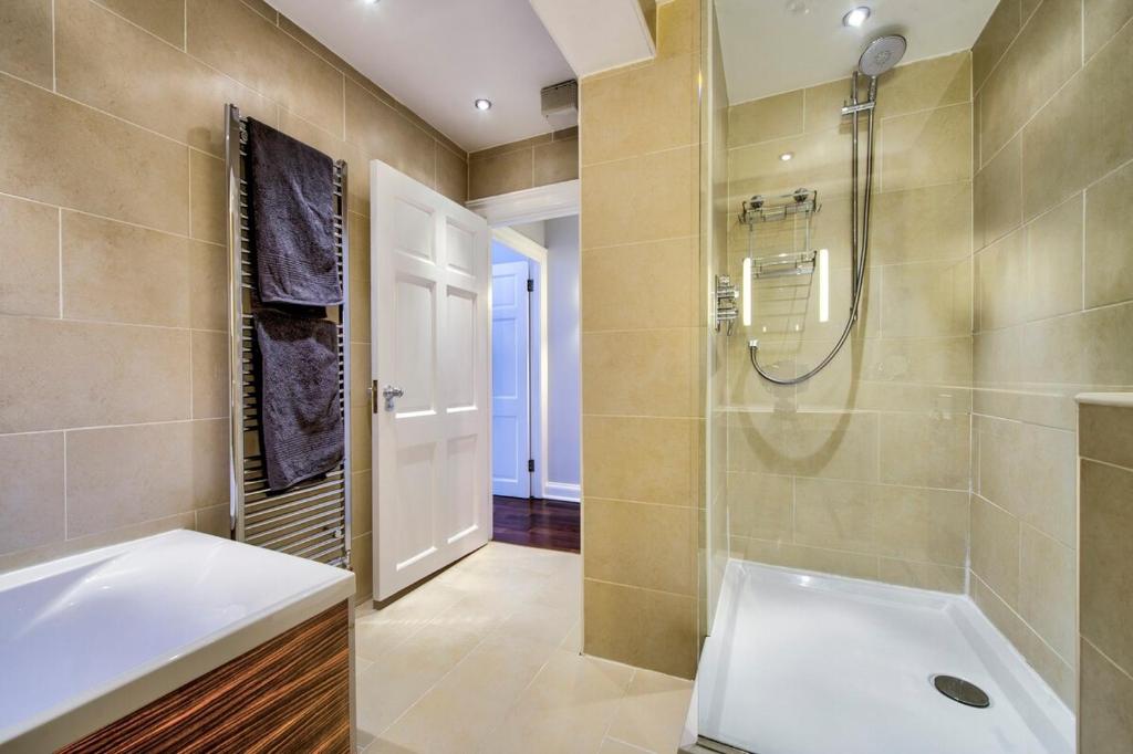 Gorgeous apartment in the heart of New Town 3