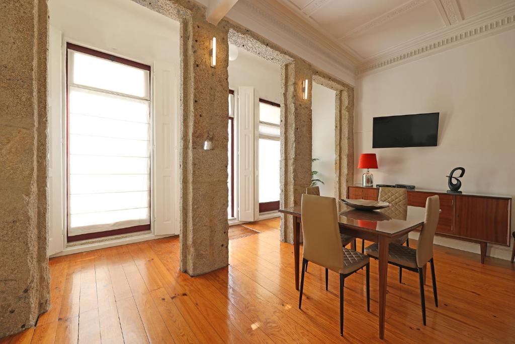 FLH Porto Classic Apartment with Terrace & Parking 2