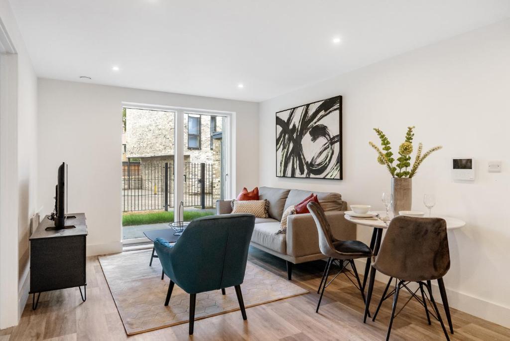 Tailored Stays - Water Street Apartments 5